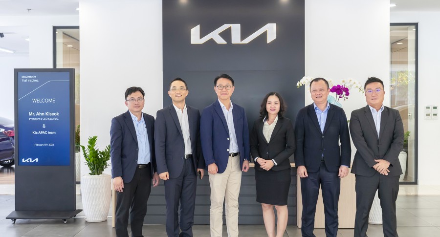 Kia Asia Pacific visits THACO AUTO