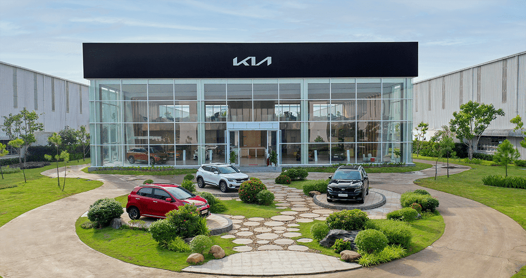 SHOWROOM NHẬN DIỆN MỚI