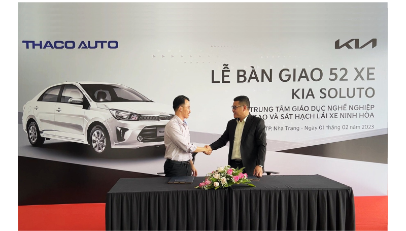 THACO AUTO Khánh Hòa - bàn giao lô 52 xe KIA Soluto với tổng giá trị đầu tư hơn 20 tỷ đồng