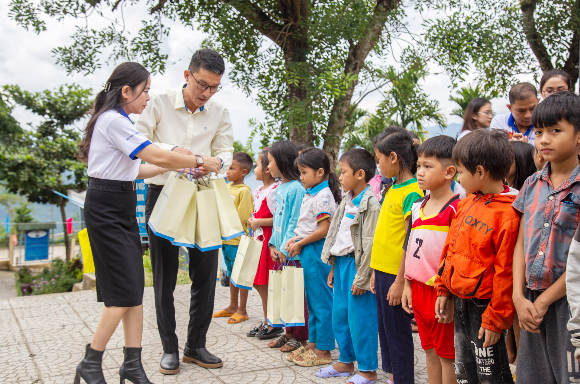THACO đồng hành cùng “Chuyến xe tử tế” tại Nam Trà My, Quảng Nam 3