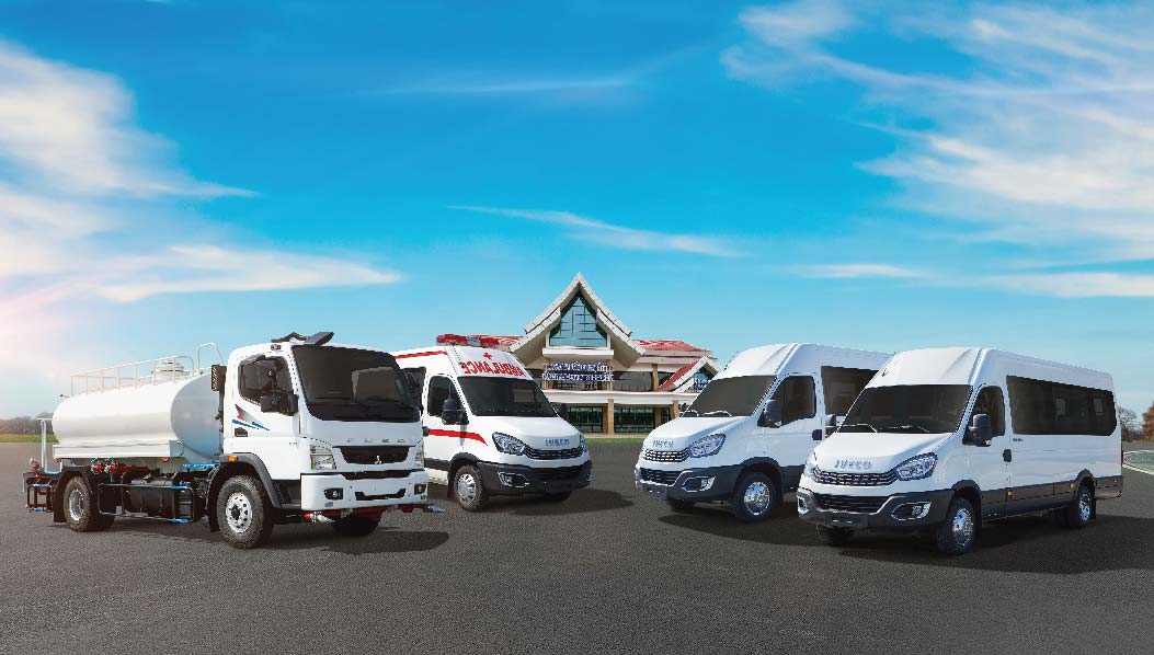 THACO AUTO exports specialized buses and trucks to Laos